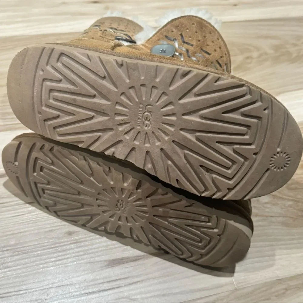 UGG Bailey Button Tehuano Classic Boots Girls 2